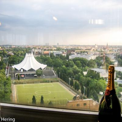 Blick Aus Der Solar Lounge Auf Das Tempodrom Und Die Reste Des Anhalter Bahnhofs Berlin 2008