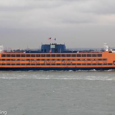 Staten Isalnd Fahre Die Benutzung Ist Umsonst Und Die Farbe Orange Damit Sie Im Nebel Besser Gesehen Wird