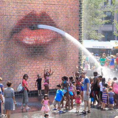 Crown Fountain Streetlife Im Millennium Park Von Jaume Plensa